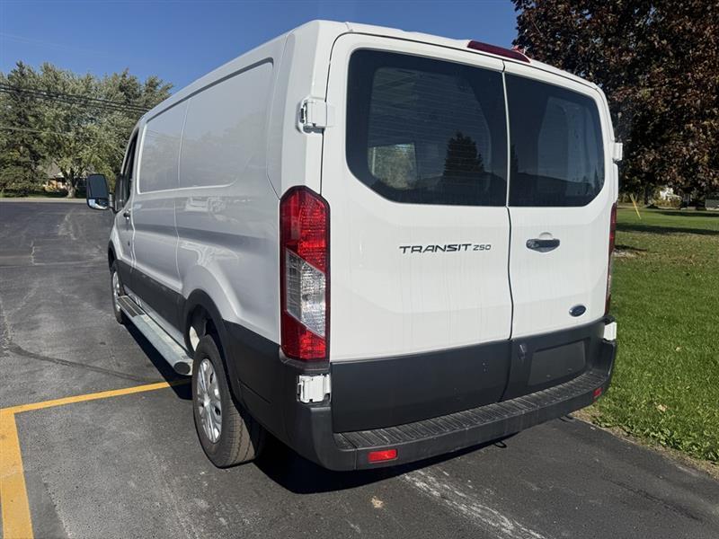 Ford Transit  2025