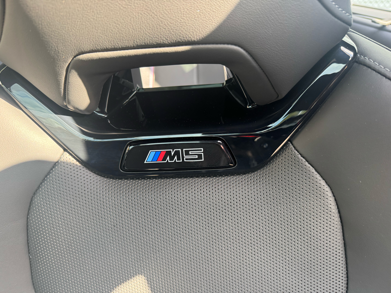BMW M5 4D Sedan 2025 BMW M5 4D Sedan 2025