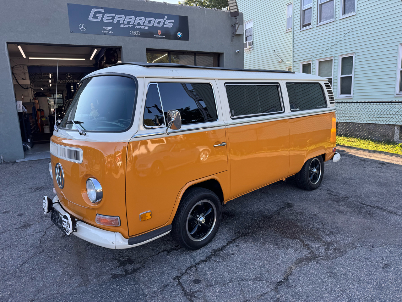 1972 Volkswagen Bus 