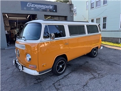 1972 Volkswagen Bus 