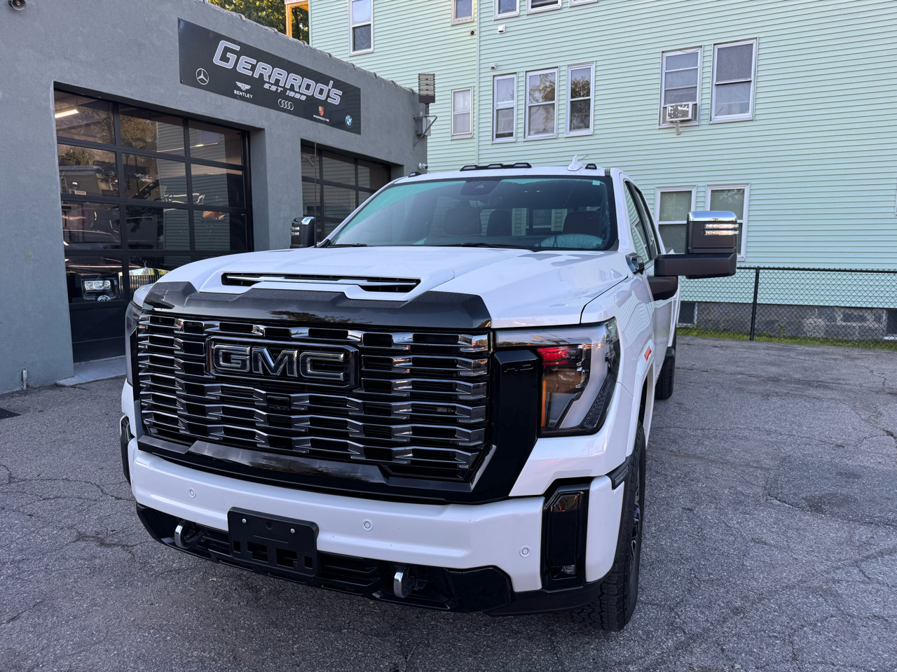 2025 Gmc Sierra 3500 HD Denali Ultimate photo 2