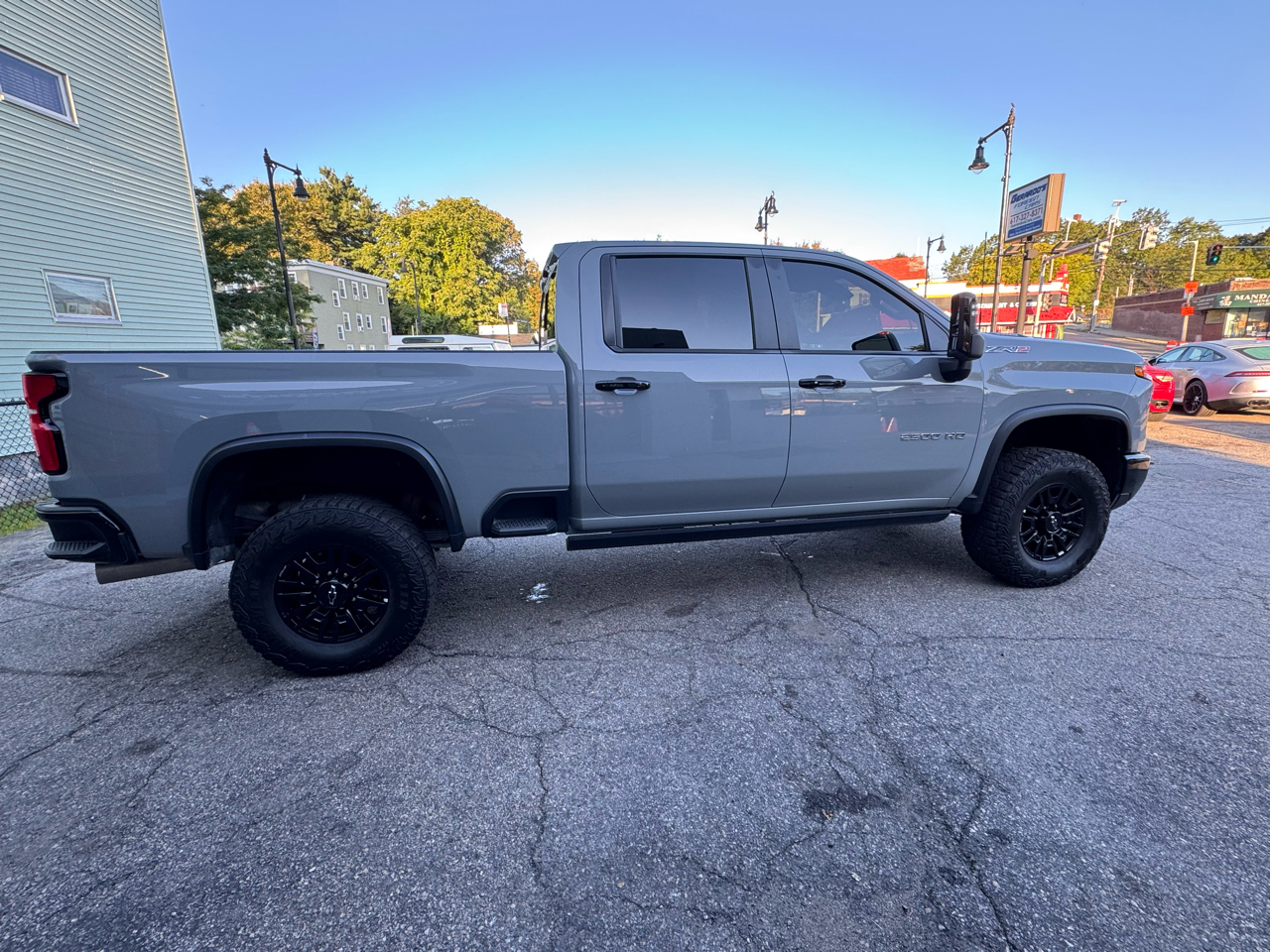 2025 Chevrolet Silverado 2500HD ZR2 photo 2