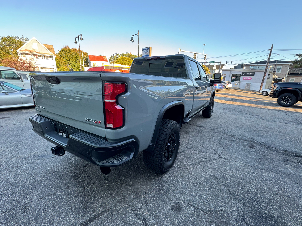 2025 Chevrolet Silverado 2500HD ZR2 photo 3