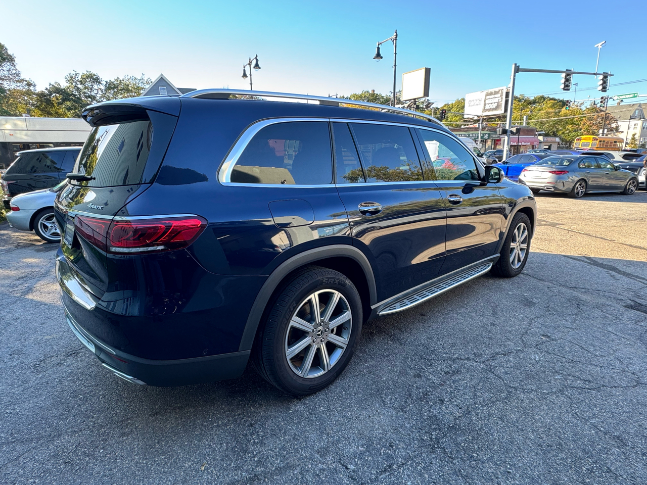 2022 Mercedes Benz GLS 450 4MATIC photo 4