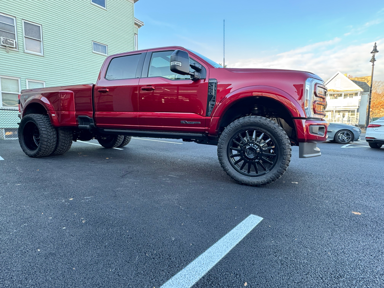 Ford Super Duty F-450 DRW Platinum 4WD Crew Cab 8' Box 2026