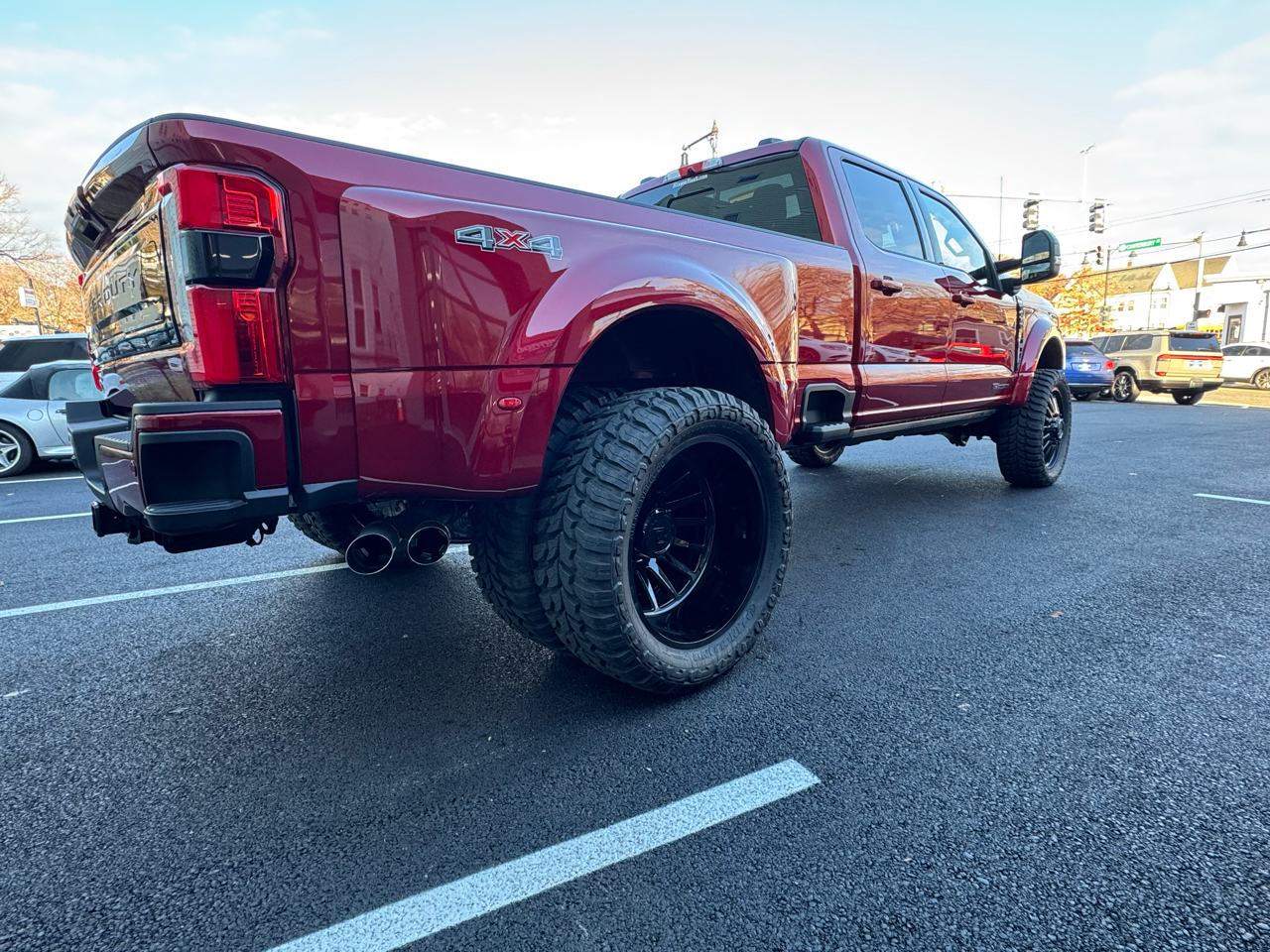 Ford Super Duty F-450 DRW Platinum 4WD Crew Cab 8' Box 2026