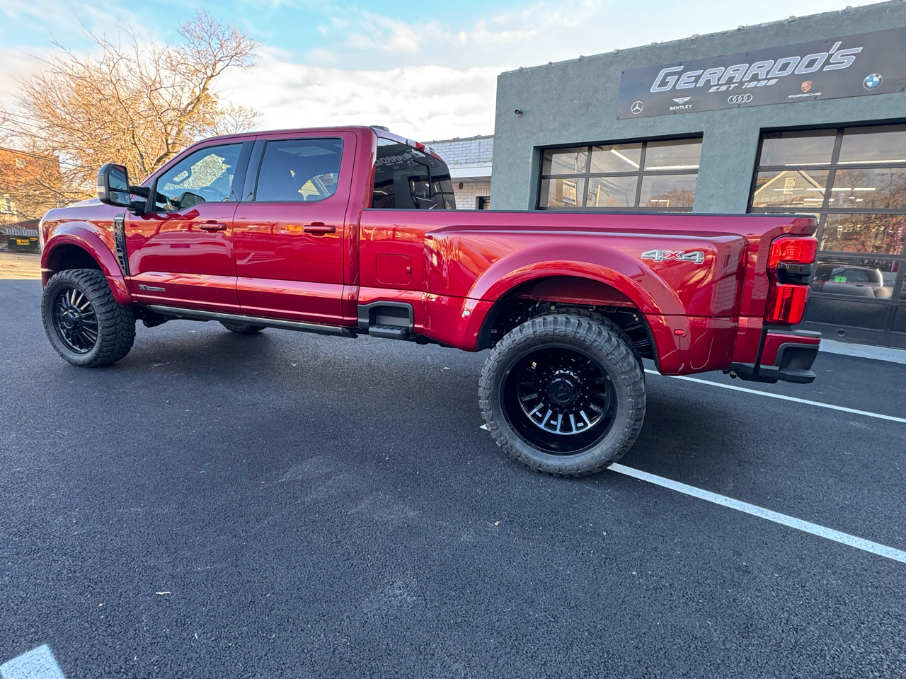 Ford Super Duty F-450 DRW Platinum 4WD Crew Cab 8' Box 2026