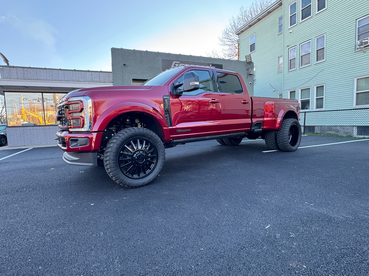 Ford Super Duty F-450 DRW Platinum 4WD Crew Cab 8' Box 2026