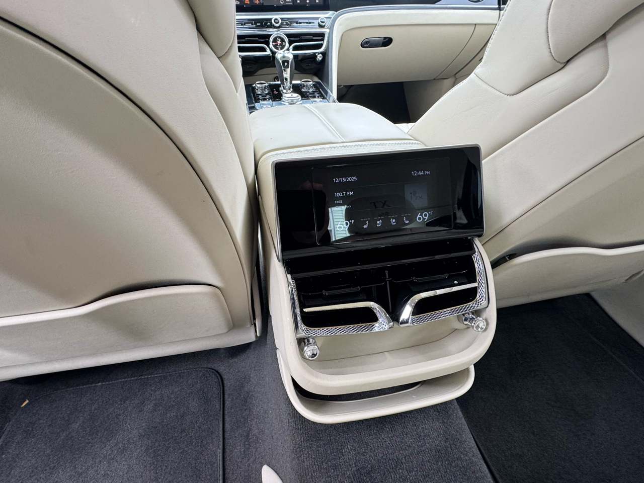 Bentley Flying Spur W12 Sedan 2021