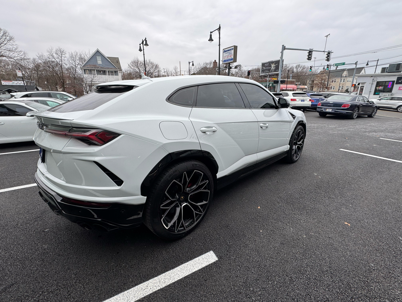 Lamborghini Urus AWD 2019