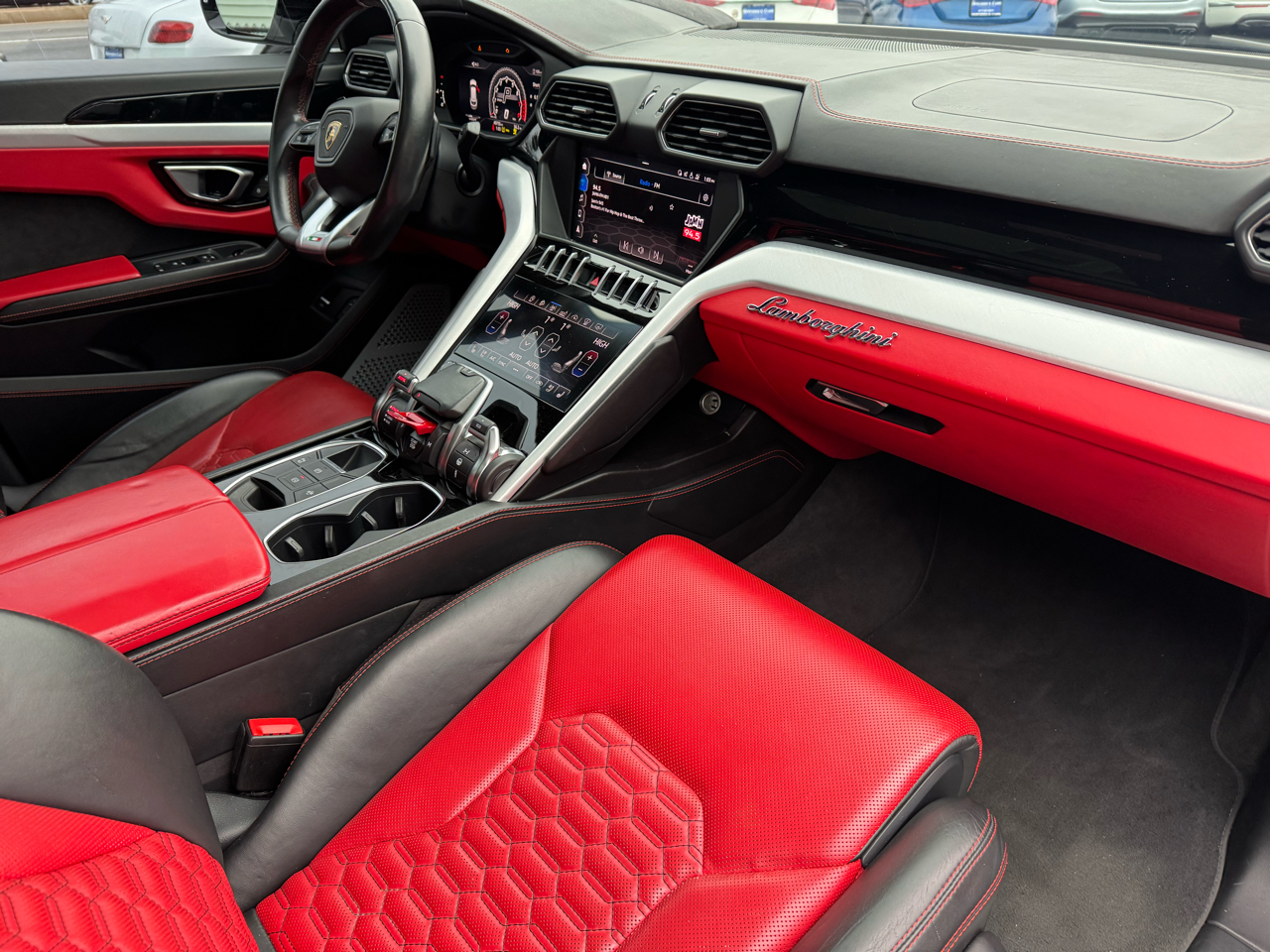 Lamborghini Urus AWD 2019