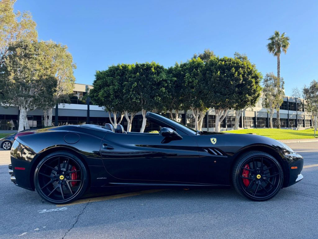 Ferrari California 2dr Conv 2010