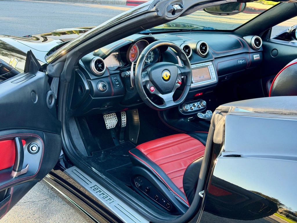 Ferrari California 2dr Conv 2010