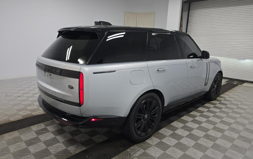 Land Rover Range Rover P400 SE SWB 2023