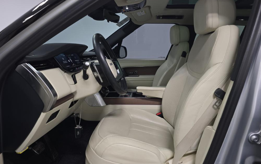 Land Rover Range Rover P400 SE SWB 2023