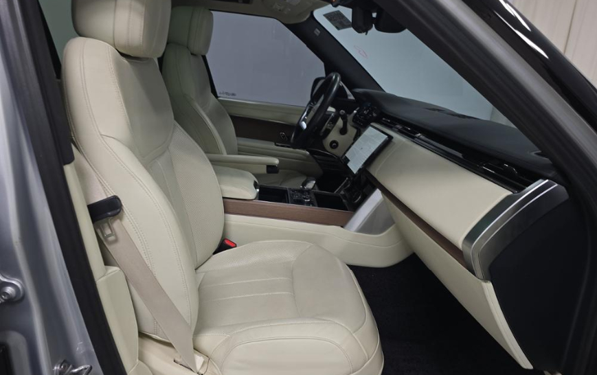 Land Rover Range Rover P400 SE SWB 2023