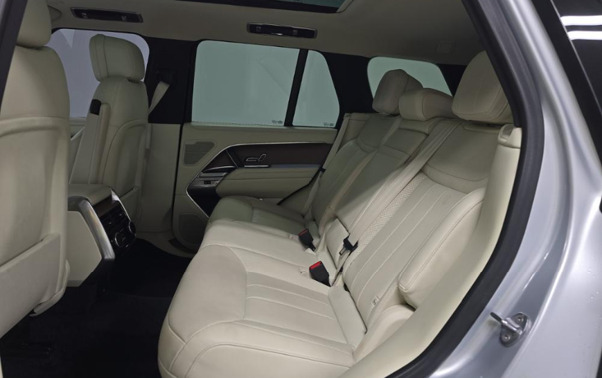 Land Rover Range Rover P400 SE SWB 2023