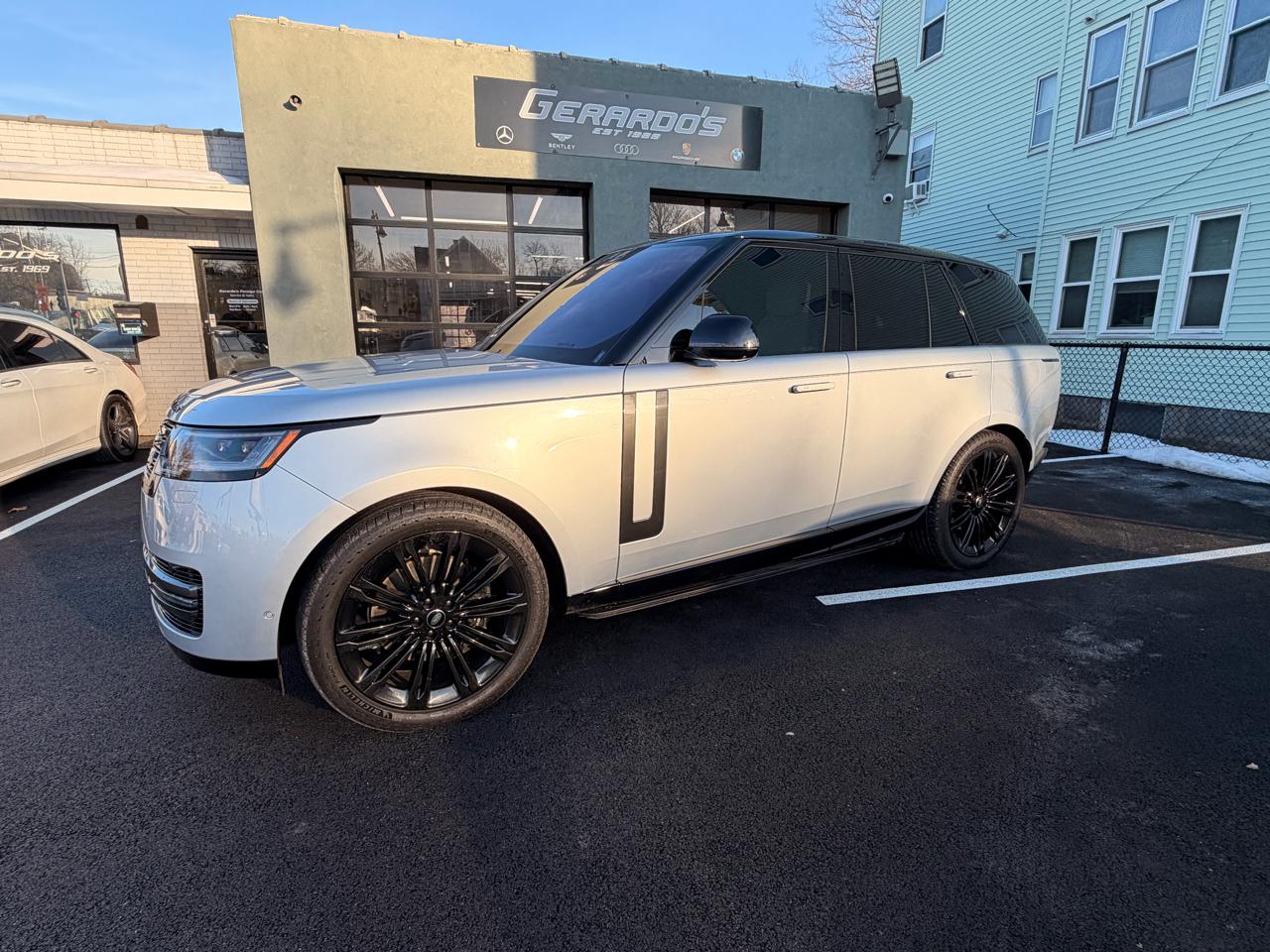 2023 Land Rover Range Rover P400 SE SWB