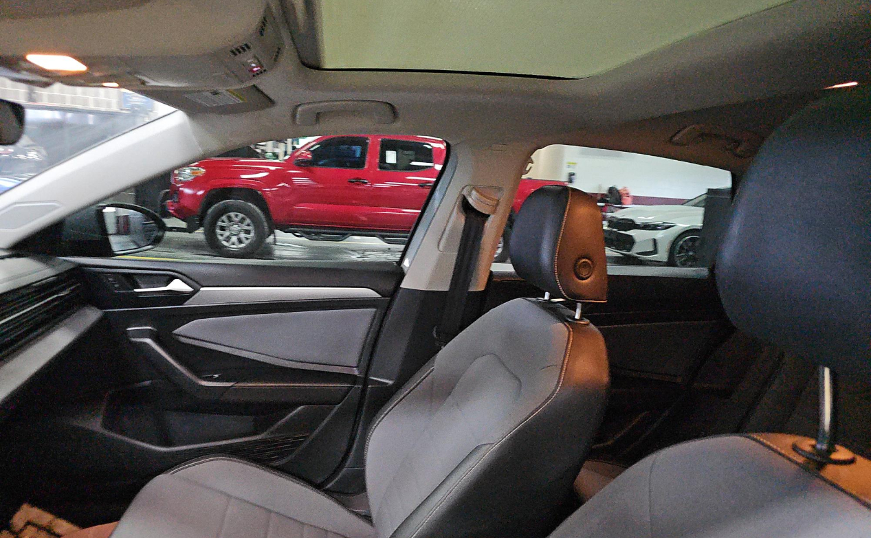 Volkswagen Jetta SE Auto 2025