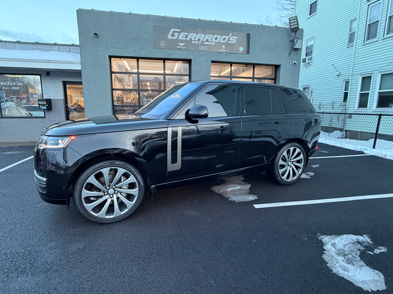 2023 Land Rover Range Rover P400 SE SWB