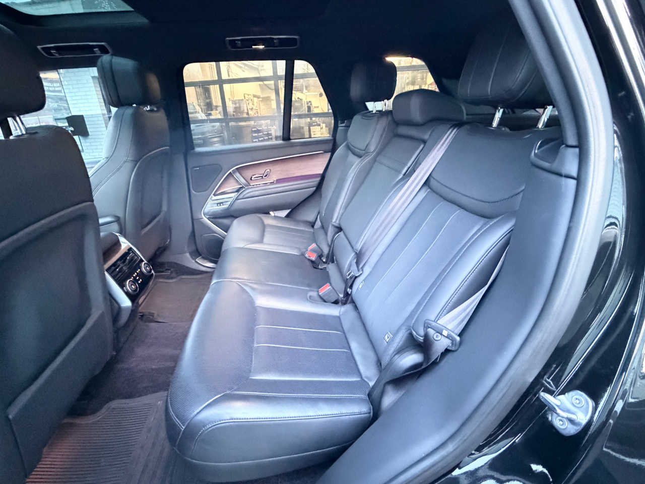 Land Rover Range Rover P400 SE SWB 2023