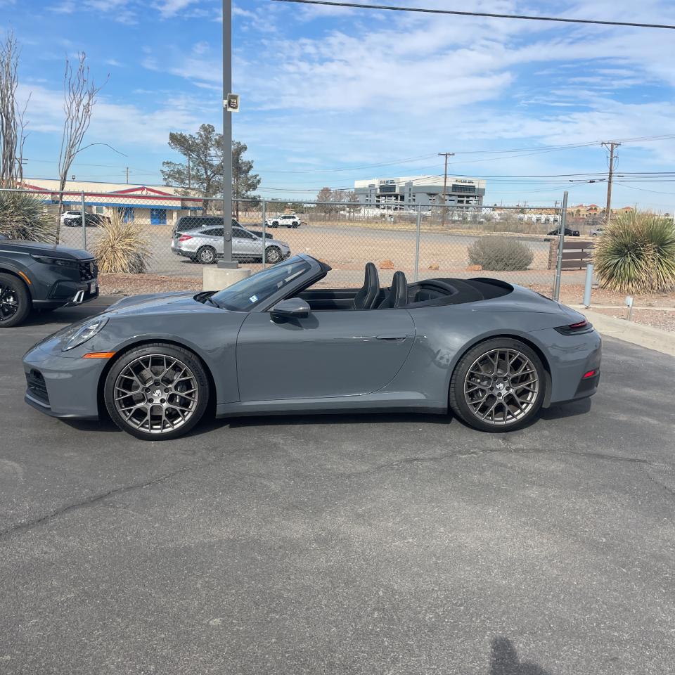 Porsche 911 Carrera Cabriolet 2025