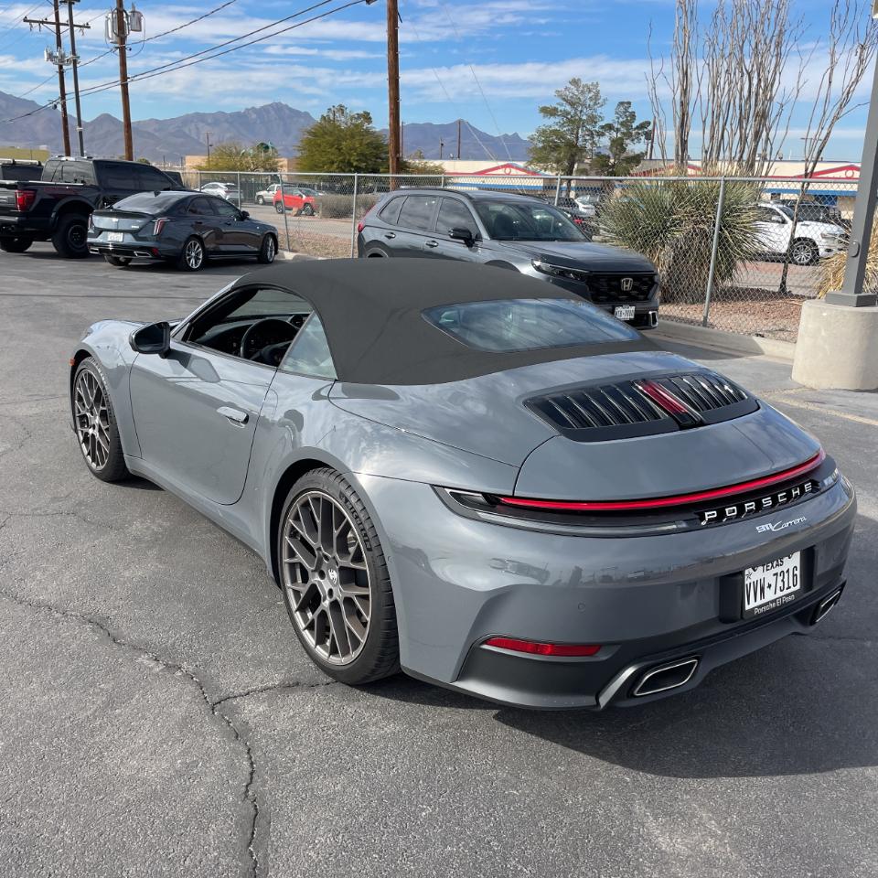 Porsche 911 Carrera Cabriolet 2025