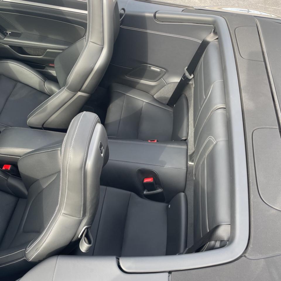 Porsche 911 Carrera Cabriolet 2025