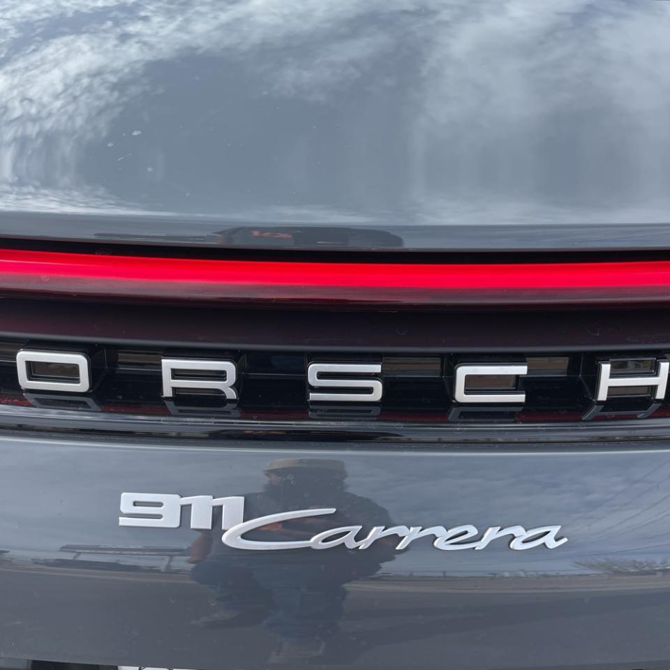 Porsche 911 Carrera Cabriolet 2025