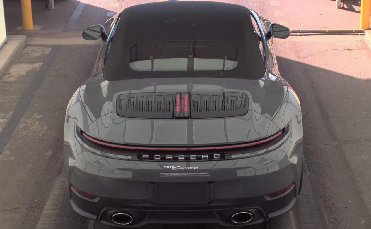 Porsche 911 Carrera Cabriolet 2025