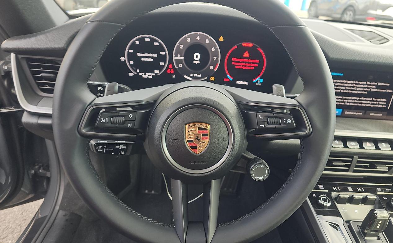 Porsche 911 Carrera Cabriolet 2025