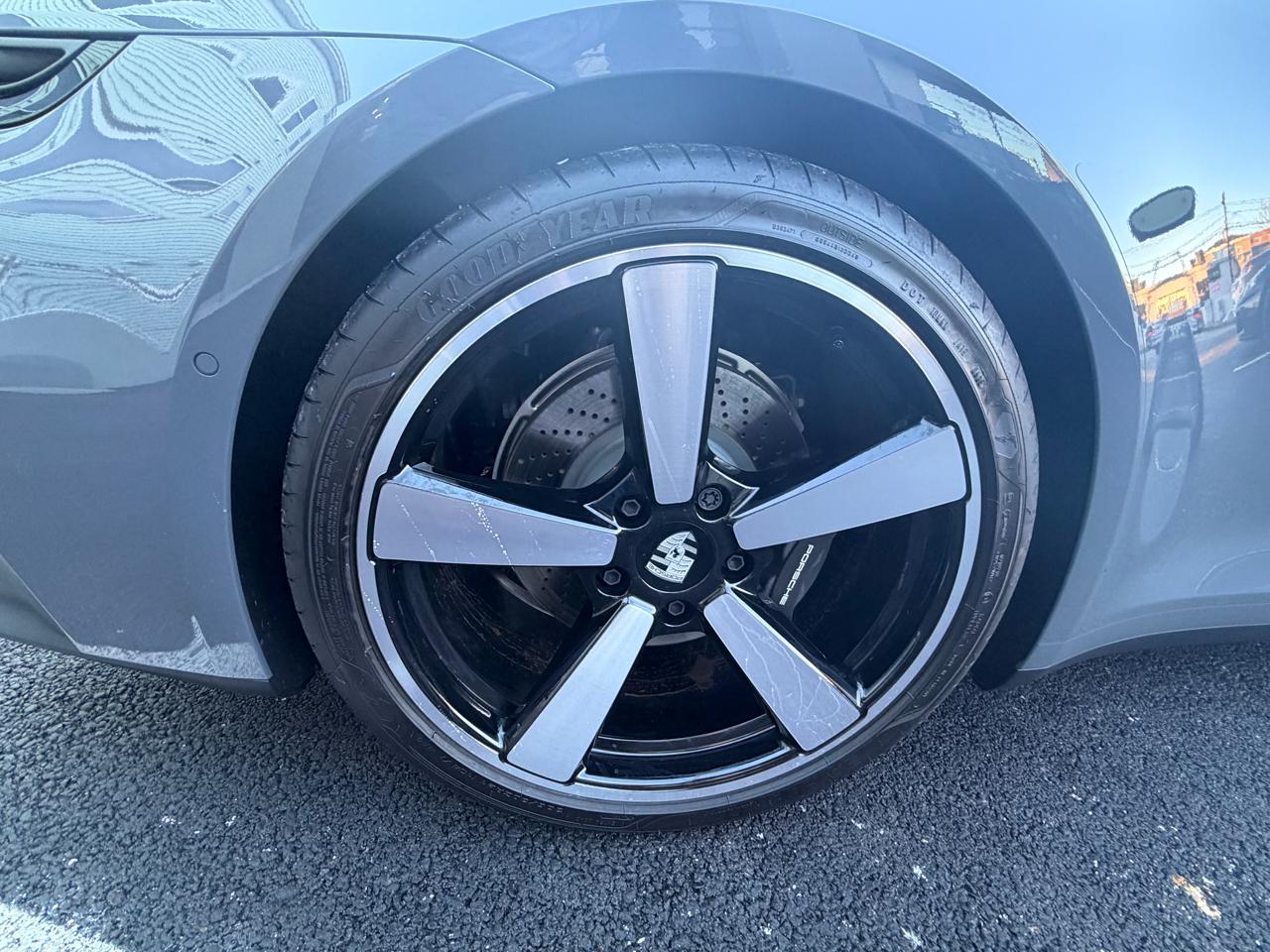 Porsche 911 Carrera Cabriolet 2025