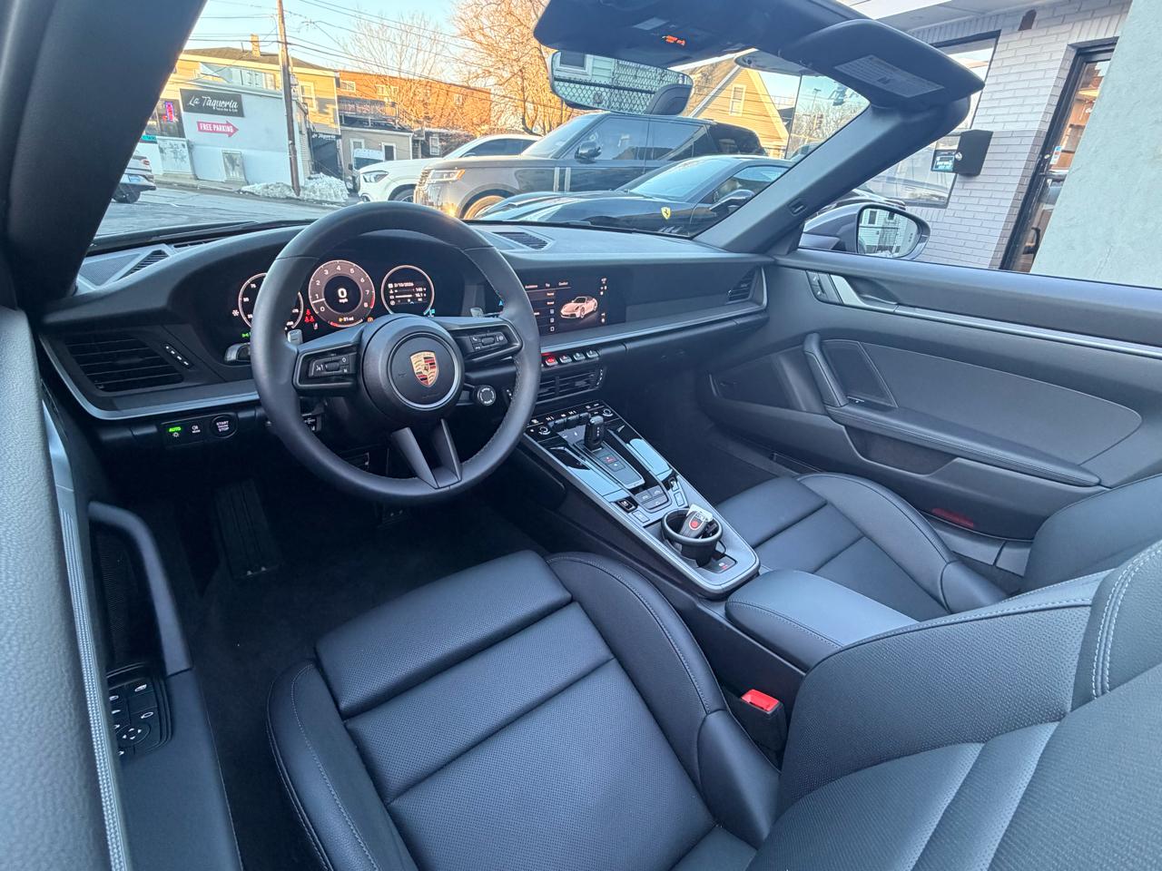 Porsche 911 Carrera Cabriolet 2025