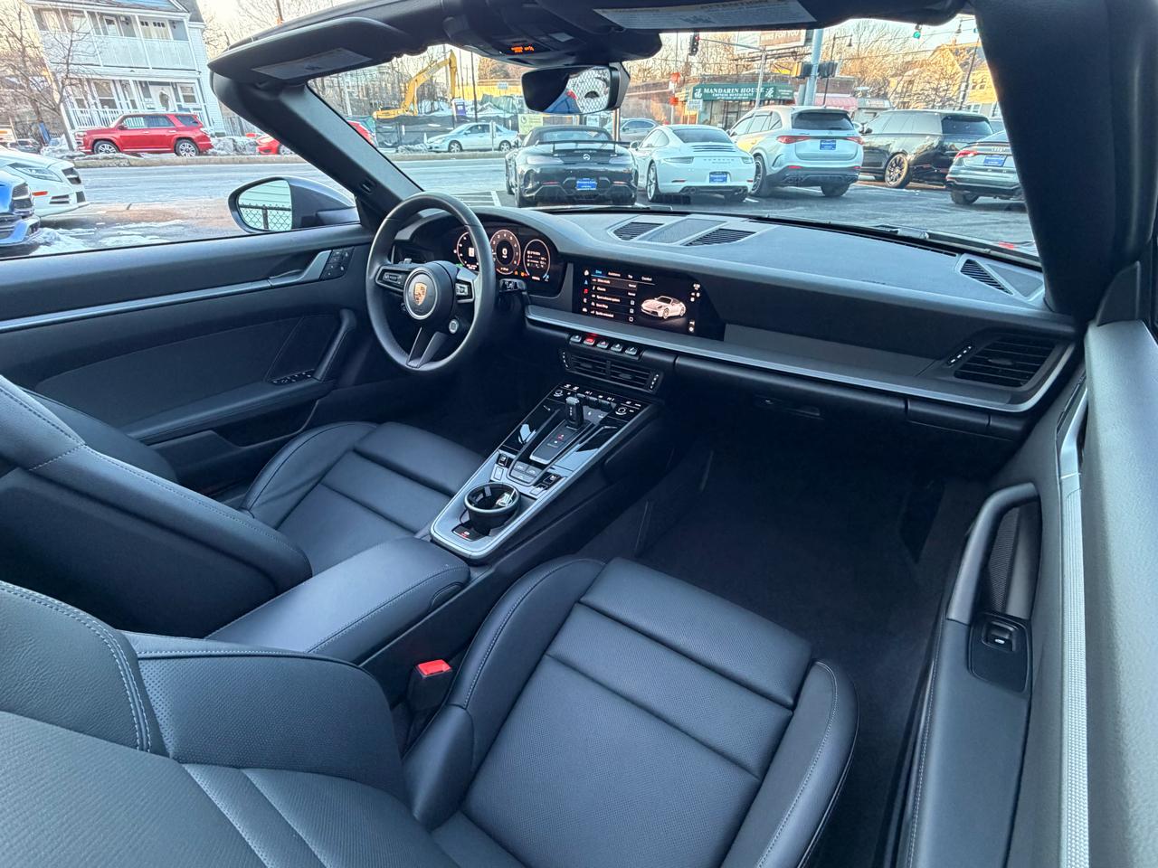 Porsche 911 Carrera Cabriolet 2025