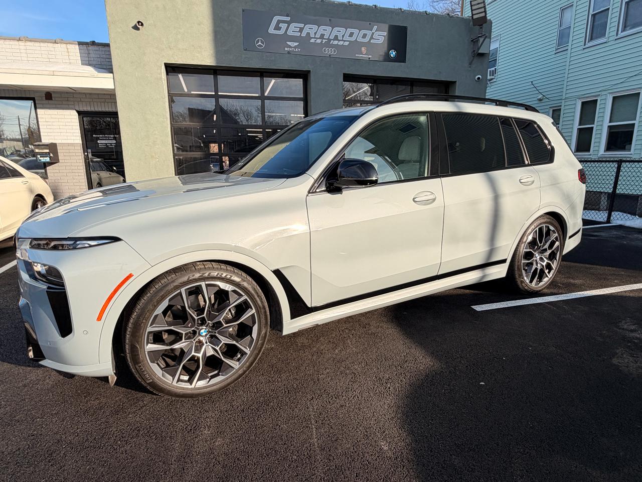 BMW X7 M60i Sports Activity Vehicle 2024