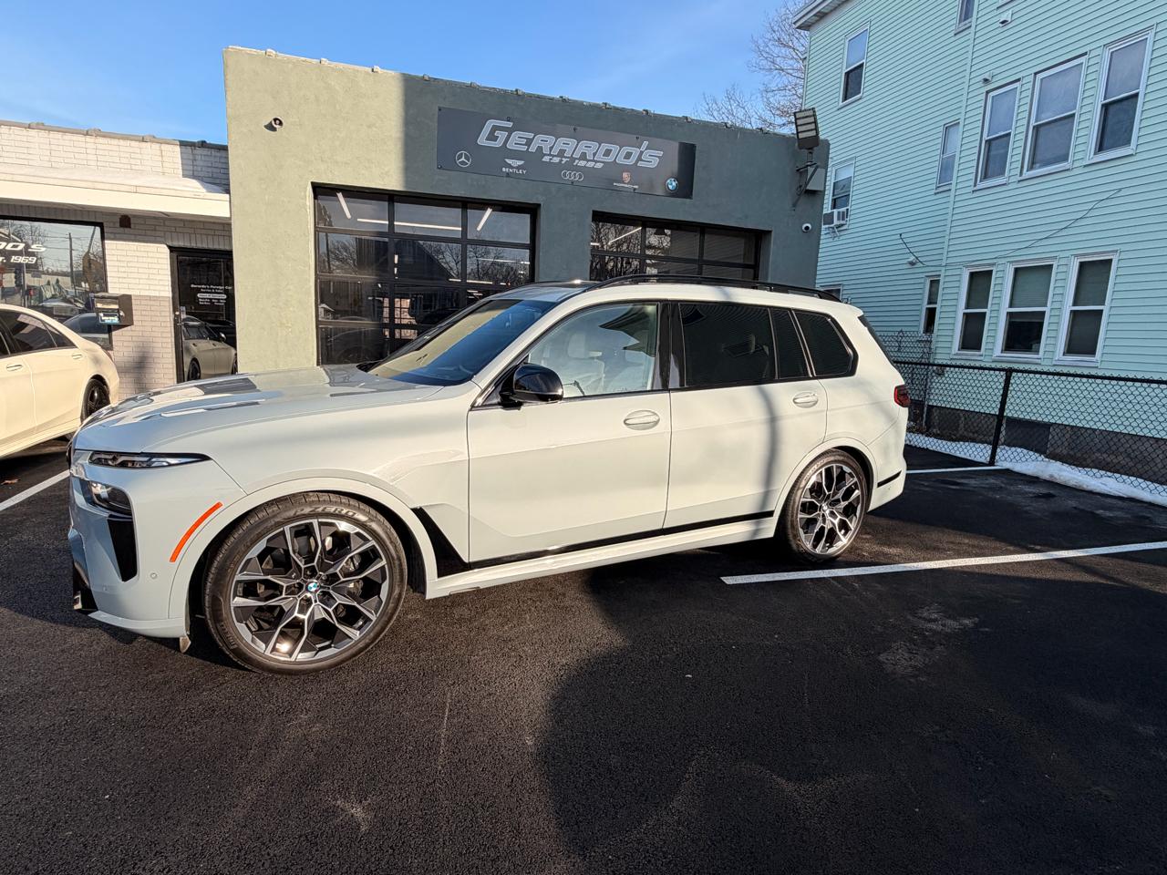 BMW X7 M60i Sports Activity Vehicle 2024