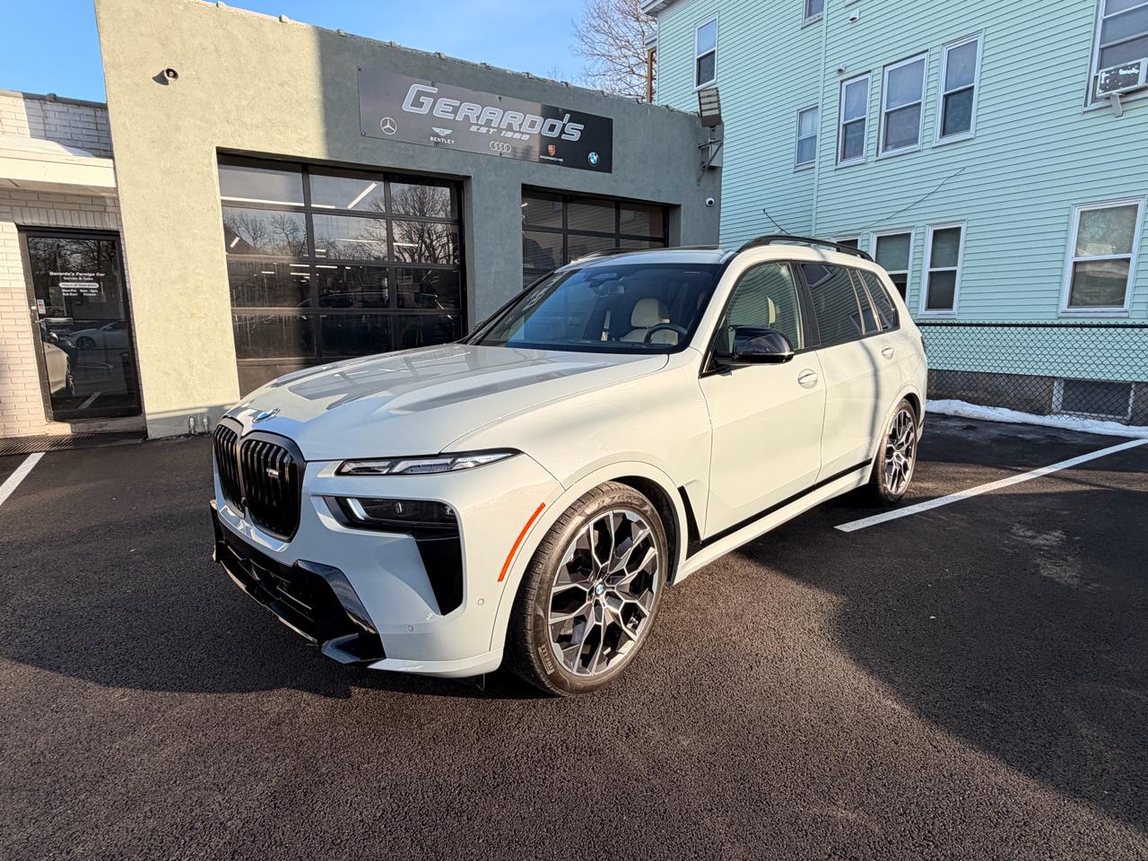BMW X7 M60i Sports Activity Vehicle 2024