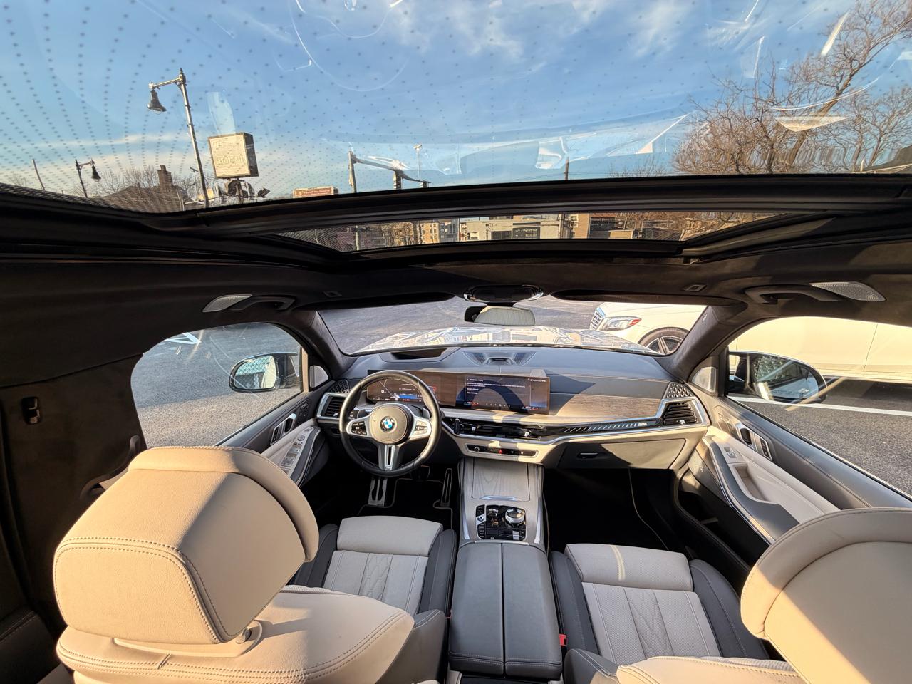 BMW X7 M60i Sports Activity Vehicle 2024