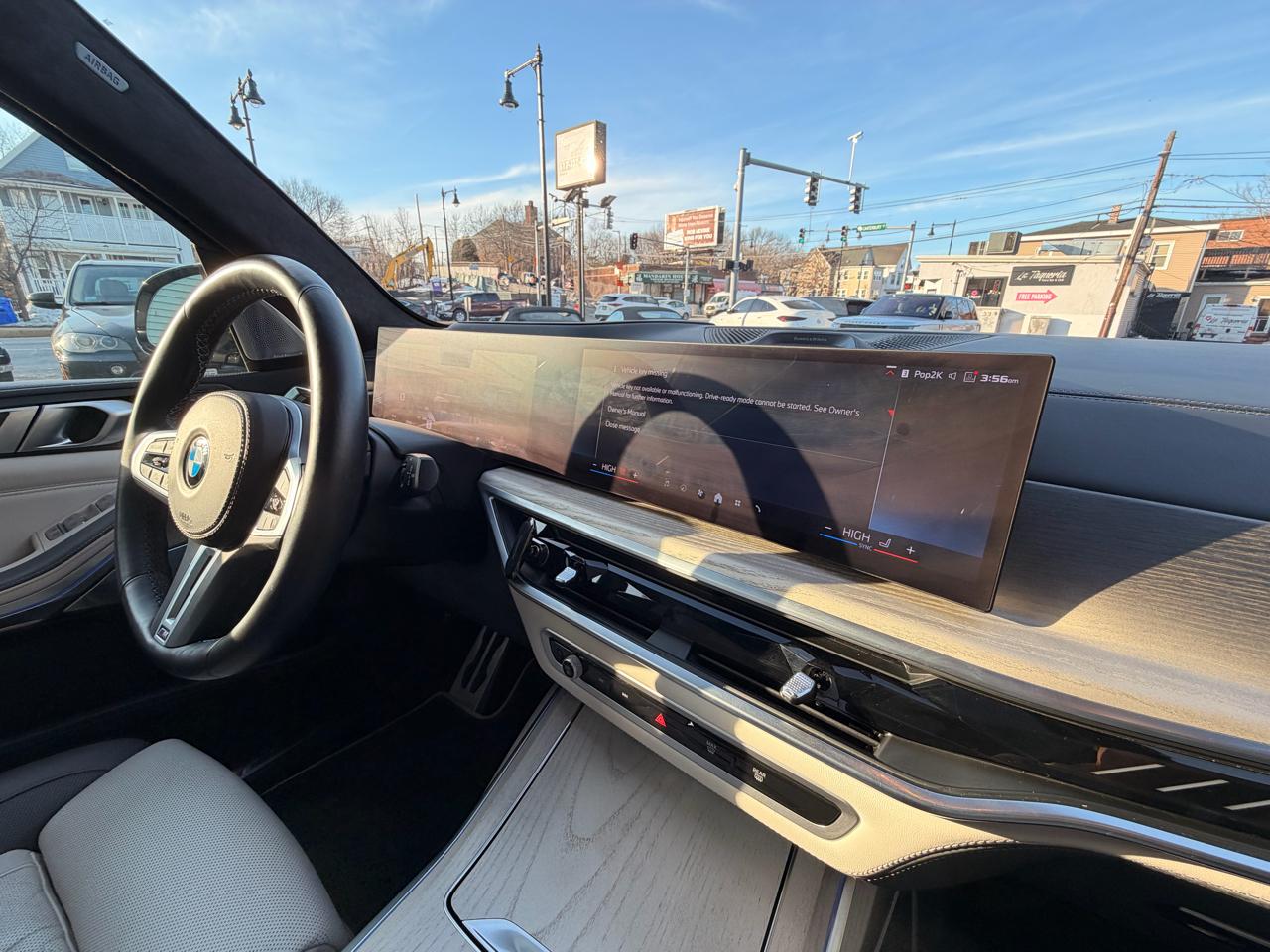 BMW X7 M60i Sports Activity Vehicle 2024