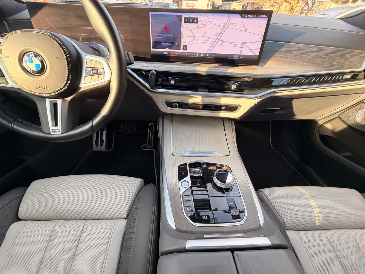 BMW X7 M60i Sports Activity Vehicle 2024