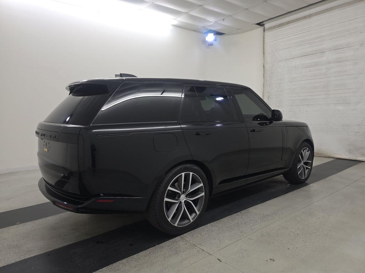 Land Rover Range Rover P400 SE SWB 2024