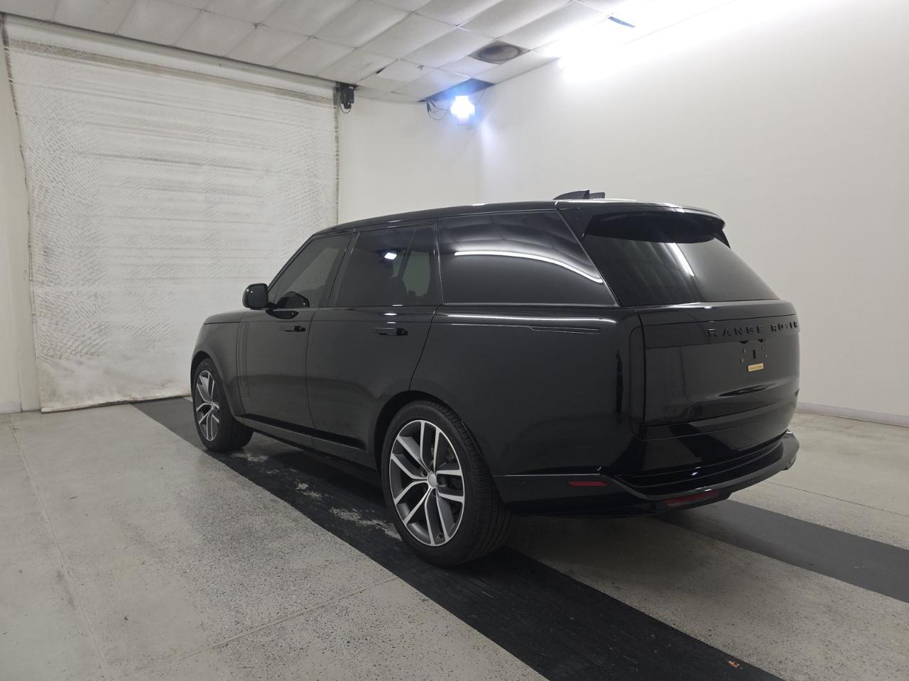 Land Rover Range Rover P400 SE SWB 2024