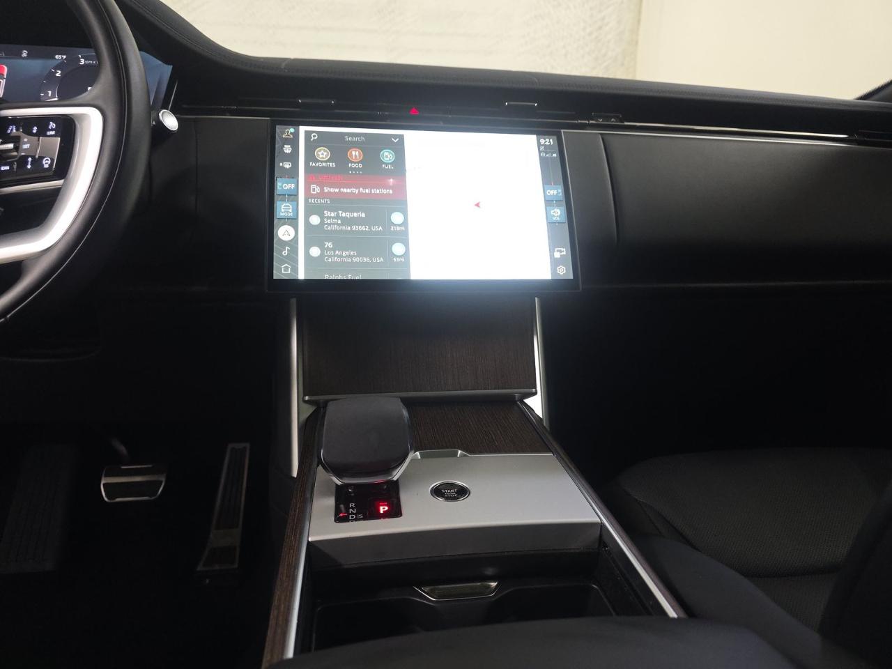 Land Rover Range Rover P400 SE SWB 2024