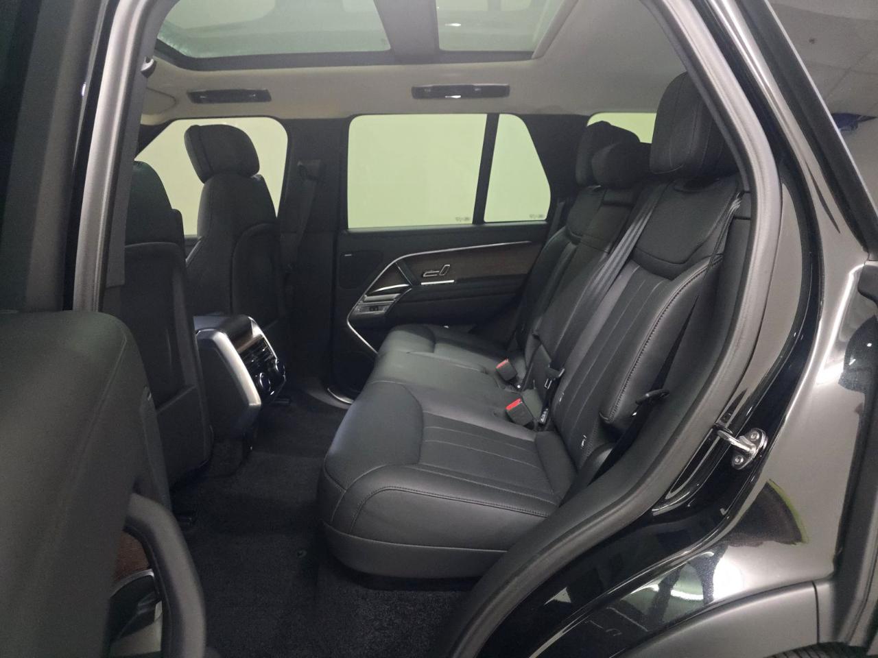 Land Rover Range Rover P400 SE SWB 2024