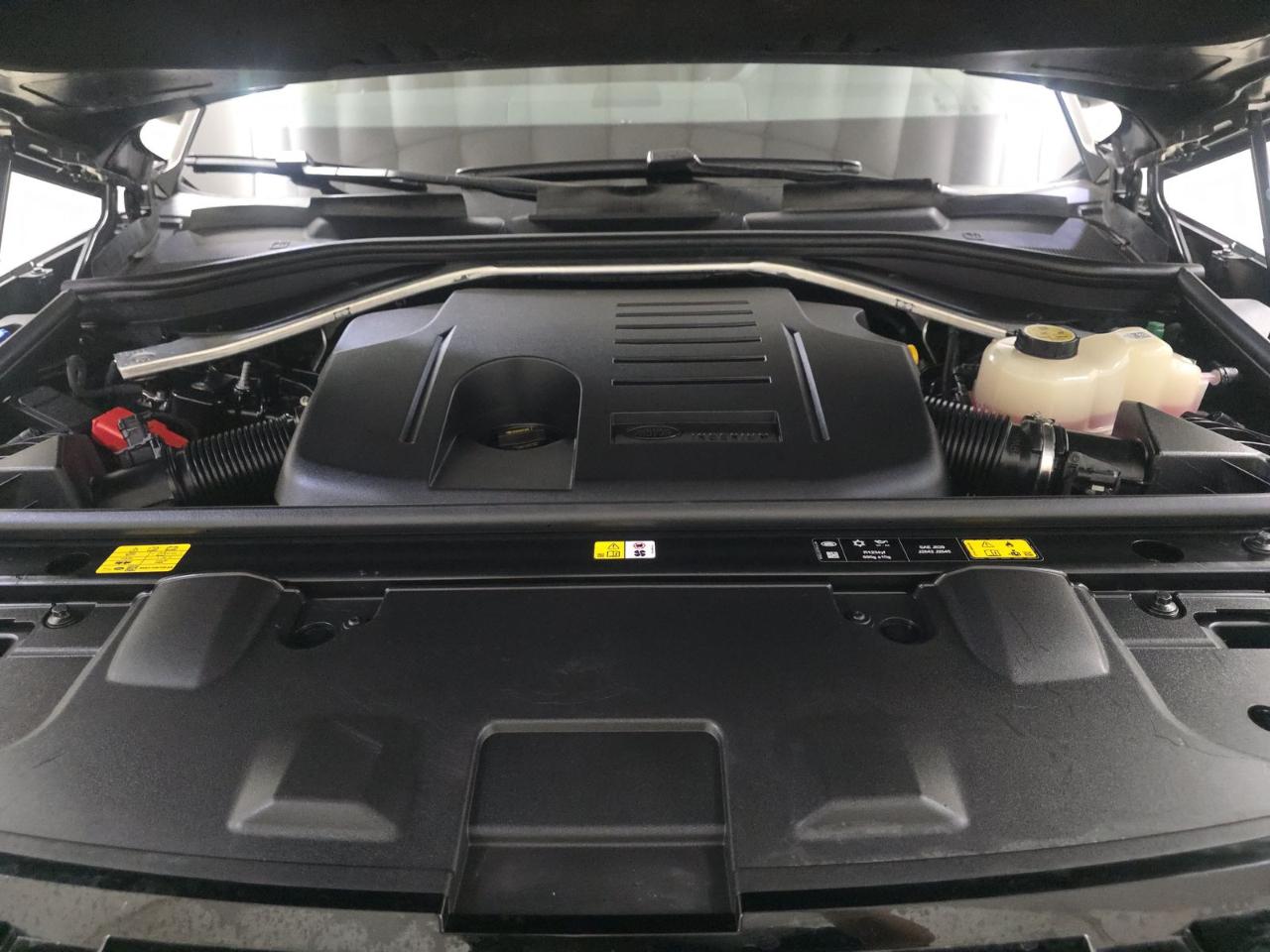 Land Rover Range Rover P400 SE SWB 2024