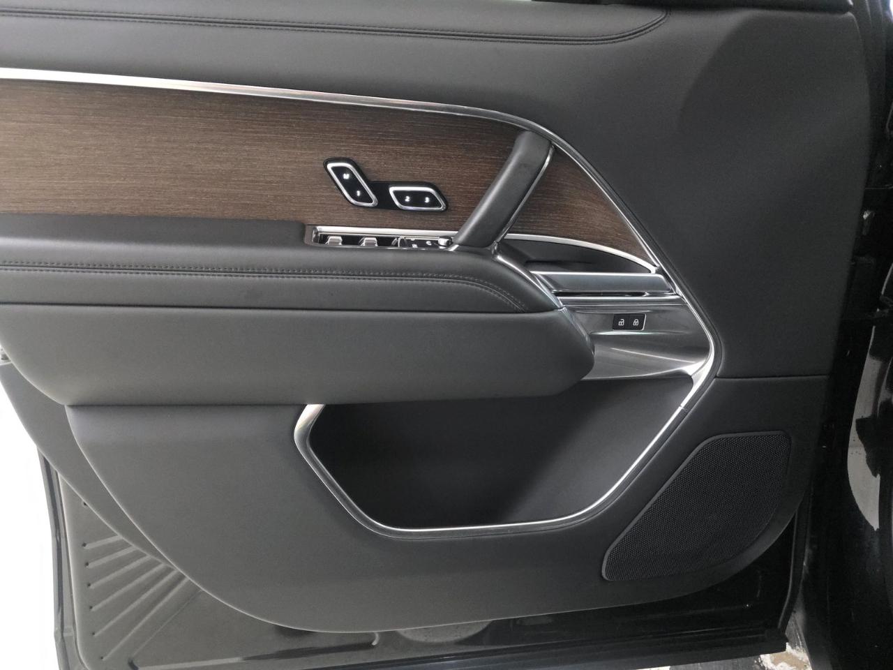 Land Rover Range Rover P400 SE SWB 2024