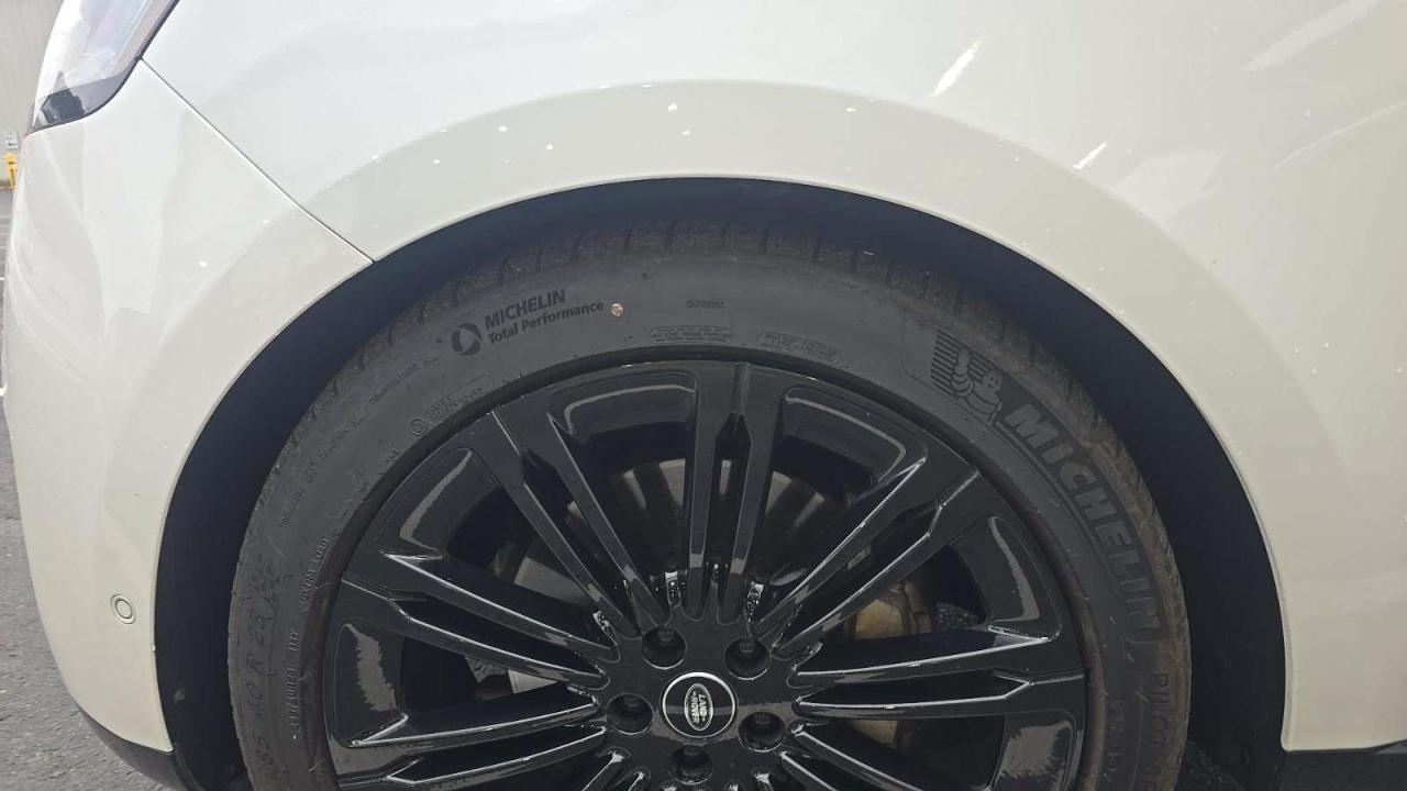 Land Rover Range Rover P400 SE LWB 7 Seat 2023