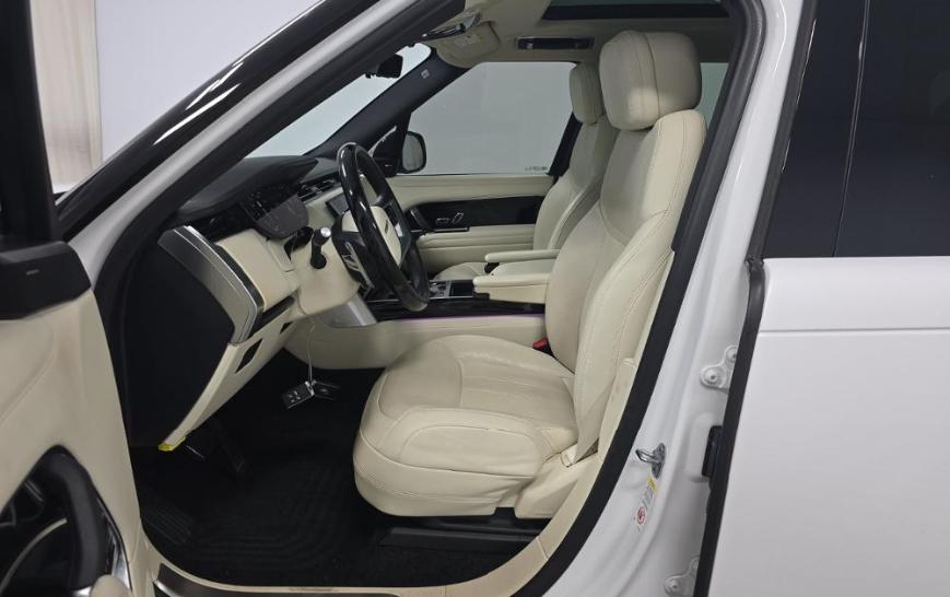Land Rover Range Rover P400 SE LWB 7 Seat 2023