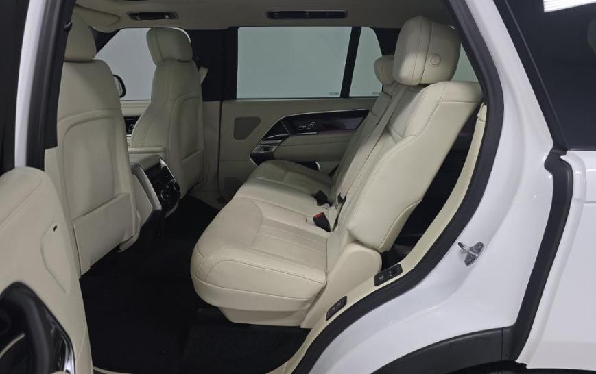 Land Rover Range Rover P400 SE LWB 7 Seat 2023