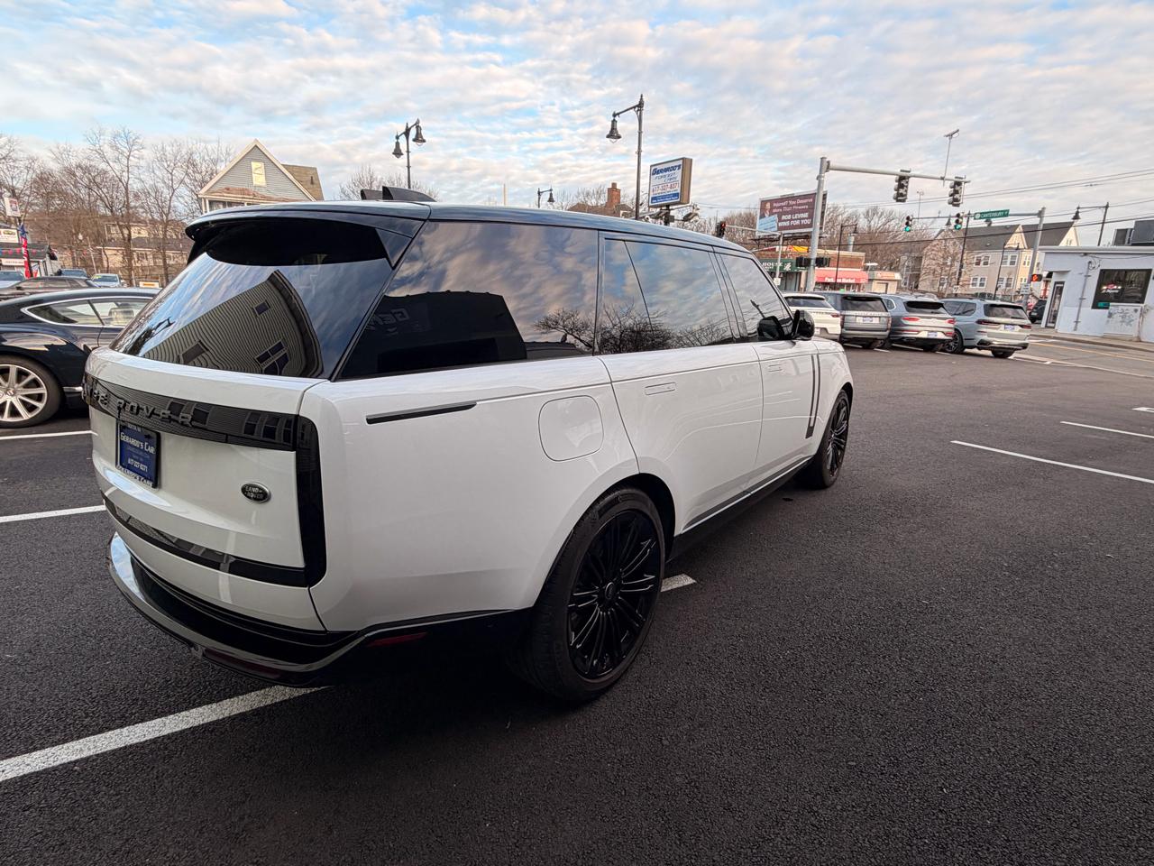 Land Rover Range Rover P400 SE LWB 7 Seat 2023